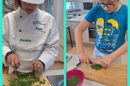 Hülsenfrüchte- Nudeln mit roter Linsen Bolognese- einfacher Fächer Serviette