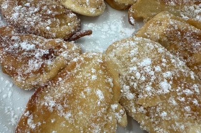 Apfelküchle oder Apfelbeignets