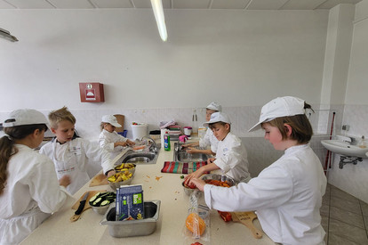 Lachsfilet auf Ofengemüse