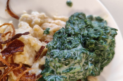 Spätzle mit Spinat und Röstzwiebeln