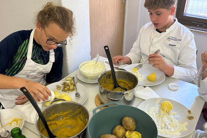 Kichererbsen-Möhrensuppe und Pellkartoffeln mit Quark
