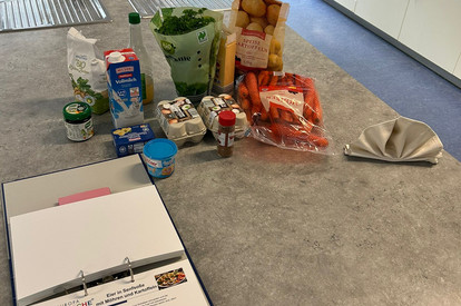 Senfeier mit Möhren und Kartoffeln