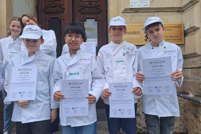 Abschluß in Dresden Plauen Jungen- Currywurst, Pommes und selbstgemachte Currysoße 