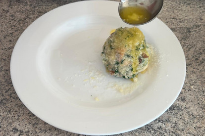 Bärlauchknödel mit Parmesan und Butter