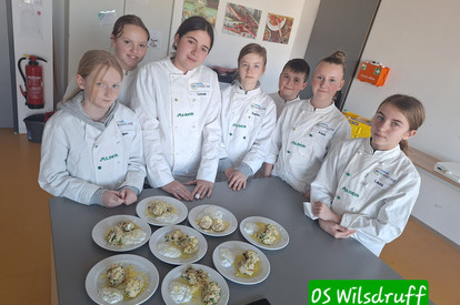 Bärlauchknödel mit Käse und Butter